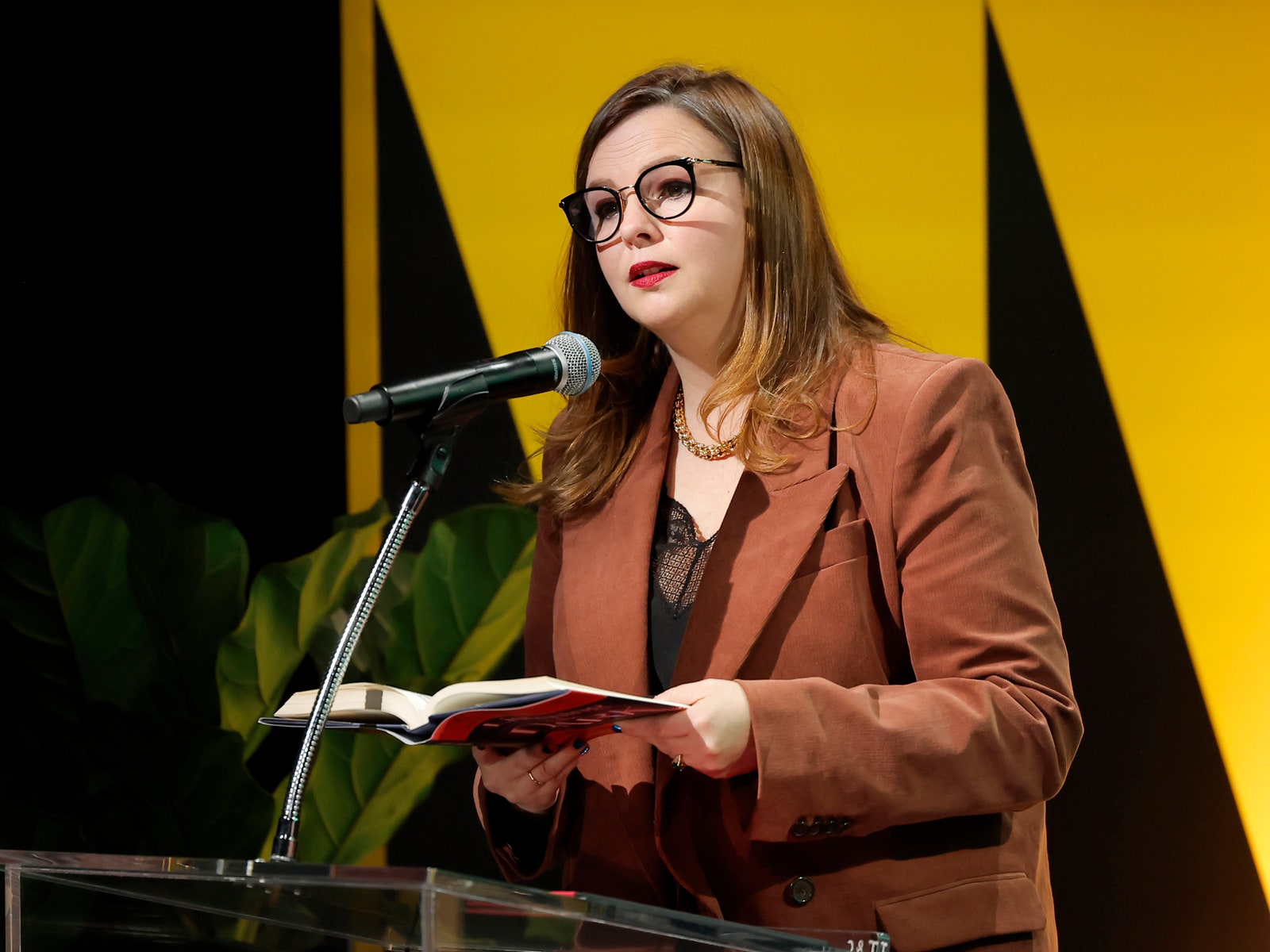 Amber Tamblyn Reads Didi Jackson